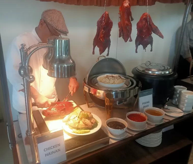 Stall Chicken Hainan akan hadir saat perayaan Chinese New Year Eve 2025 di Andromeda Ballroom Mercure Hotel Padang. IST