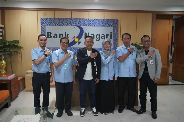 Foto bersama jajaran direksi Bank Nagari dengan direksi RSUP Dr. M. Djamil. IST