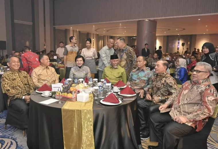 Gubernur Mahyeldi saat menghadiri malam kenal pamit Kapolda Sumbar di Hotel Mercure Padang, Minggu malam (5/1/2024). IST