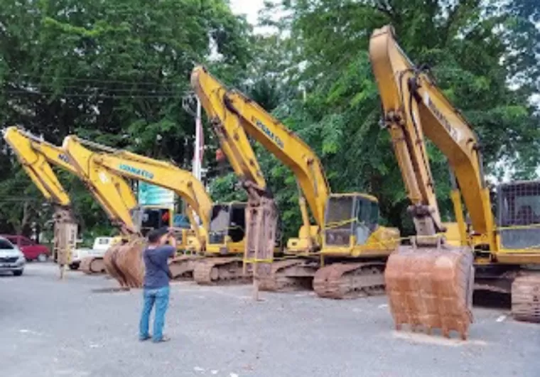 Barang bukti yang disita Polresta Padang dalam kasus galian C ilegal beberapa waktu lalu. IST