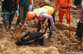Tim K-9 Berhasil Temukan Jasad Bayi Dibawah Tertimbun Longsor