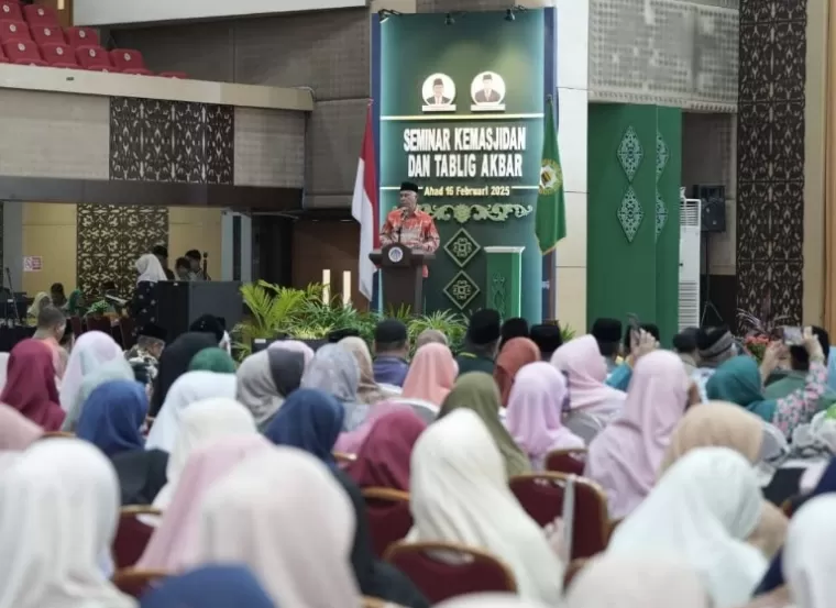 Gubernur Sumbar Mahyeldi berikan sambutan jelang seminar DMI di UNP, Kota Padang, Minggu (16/2/2025). IST
