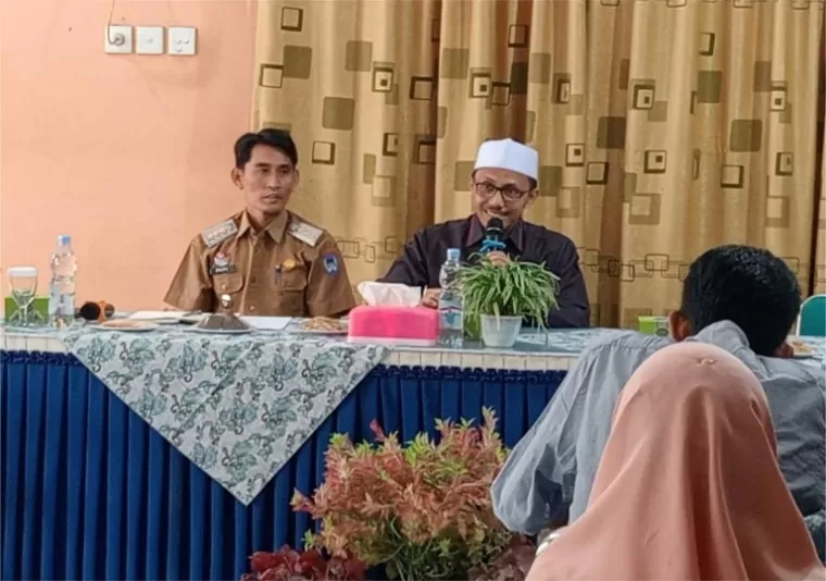 Anggota DPRD Sumbar, Irsyad Safar saat paparkan tujuan kegiatan resesnya dihadapan Masyarakat Payakumbuh Timur, Selasa (18/2/2025). IST