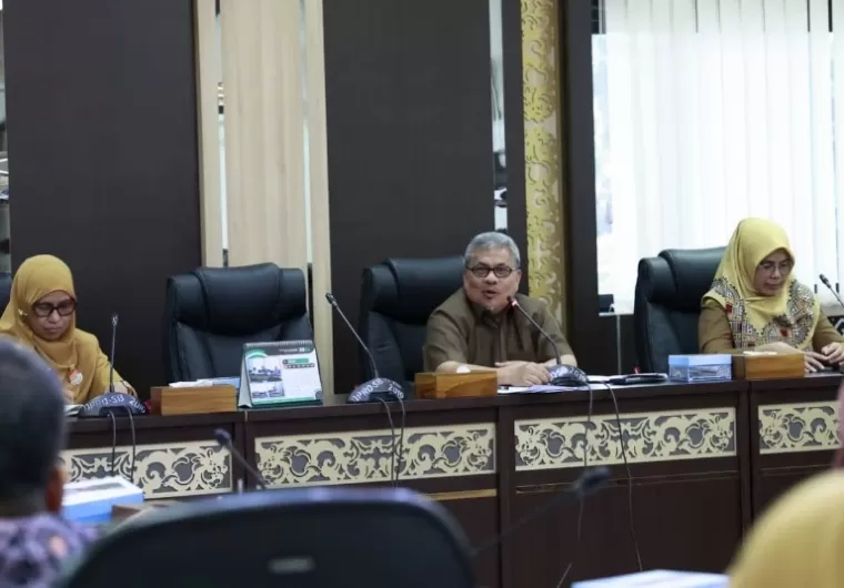 Ketua DPRD Sumbar Muhidi saat menerima rombongan dari NPWCC Sumbar, Selasa sore (13/1/2025). IST