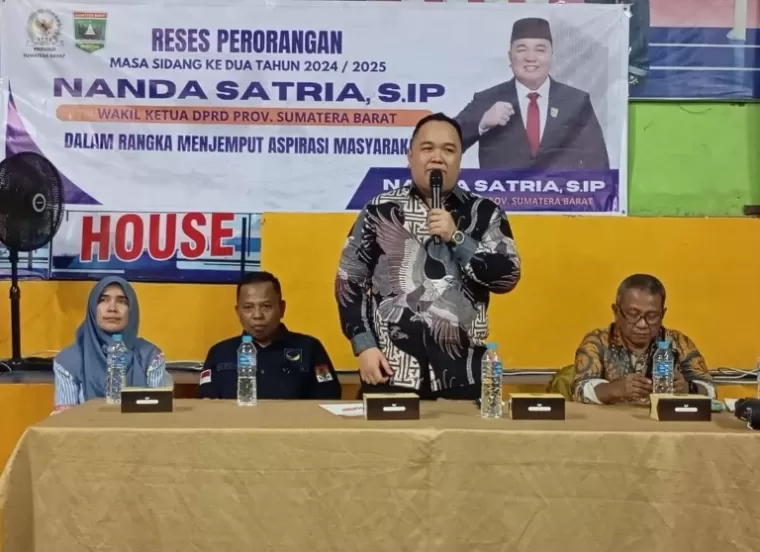 Wakil Ketua DPRD Sumbar Nanda Satria jemput aspirasi masyarakat Kelurahan Lubuk Kilangan, Kota Padang, Minggu (16/2/2025). IST