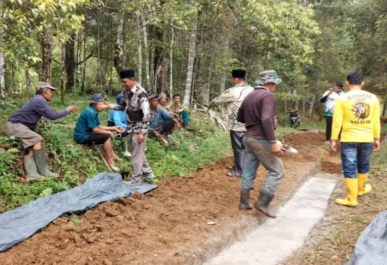Anggota DPRD Sumbar Ridwan Dt Tumbijo saat lakukan reses dapil ke Nagari Malalak Barat belum lama ini. IST