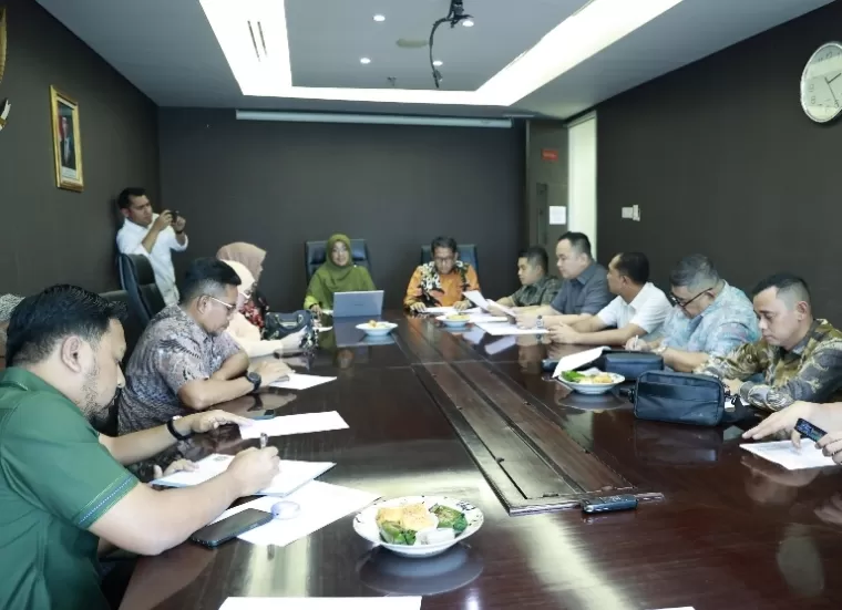 Pansus Tatib DPRD Sumbar saat konsultasi pada Kemendagri Kamis (23/1/2025). IST