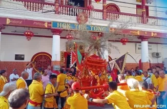 Empat Dewa Diarak Keliling Kawasan Kota Tua Padang