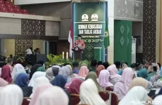 Gubernur Dampingi Ketua DMI Jusuf Kalla Saat Tabligh Akbar dan Seminar di UNP