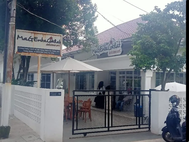 Magenta Coklat di Jalan Kelapa Gading I No 10 Lolong Belanti, Kelurahan Ulakkarang Selatan, Kecamatan Padang Utara. IST