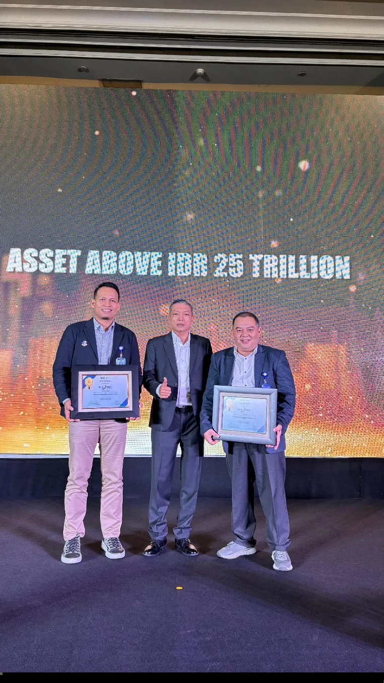 Bank Nagari mendapatkan dua penghargaan bergengsi sekaligus pada ajang 14th Infobank-Isentia Digital Brand Awards 2025 yang digelar di Shangri-La Hotel, Jakarta, Kamis (20/3/2025). IST