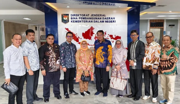 Pansus Ranperda RTRW DPRD Sumbar seusai konsultasi akhir di Ditjen Bina Pembangunan Daerah Kementerian Dalam Negeri (Kemendagri), Rabu (12/3/2025). IST