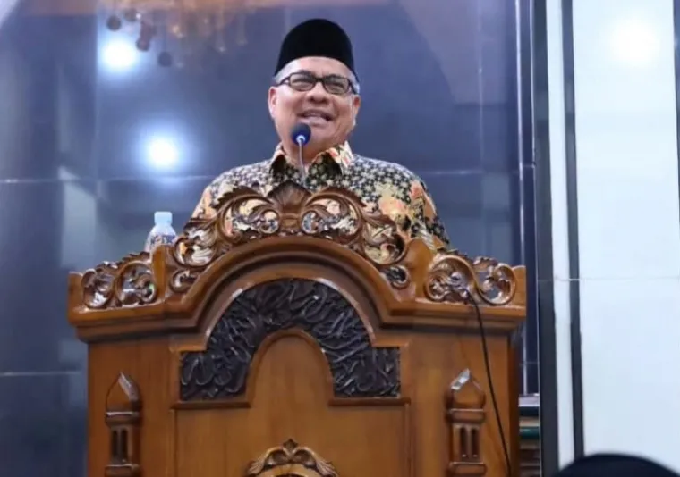 Ketua DPRD Sumbar, Muhidi berikan tausiah Ramadan di di Masjid Al Manar, Dadok Tunggul Hitam, Kota Padang, pada Minggu (9/3/2025). IST