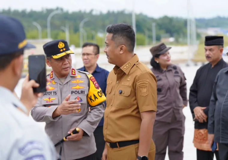 Wakil Gubernur Sumbar, Vasko Ruseimy bersama Kapolda dan jajaran pimpinan Forkopimda, serta perwakilan dari Jasa Marga dan HK, tinjau kesiapan Tol Padang-Sicincin untuk mudik Lebaran tahun ini, Kamis (20/3/2025). IST