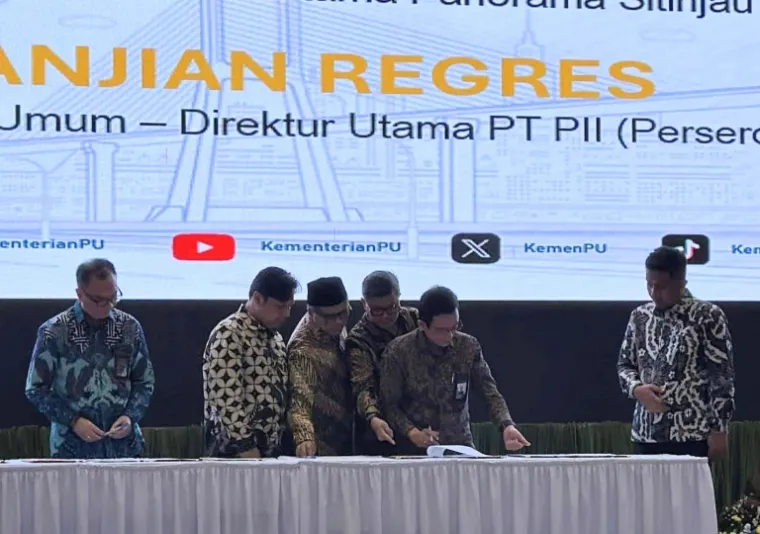 Wakil Gubernur Sumbar Vasko Ruseimy saksikan proses penandatanganan proyek pembangunan flyover Sitinjau Lauik di Jakarta, Jumat (21/3/2025). IST