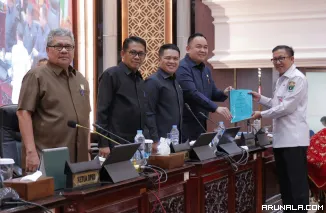Pandangan Umum Faksi Soal Ranperda SPBE Dijawab Pemprov Sumbar