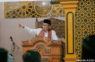 Safari Ramadan ke  Masjid M Nur Andalas, Evy Yandri Minta Perkuat Peran Keluarga