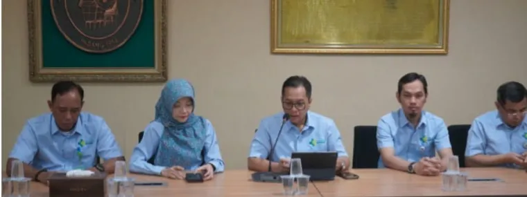 Jajaran direksi RSUP Dr. M. Djamil memberikan keterangan kepada media terkait perkembangan pasien anak suspect limfoma, Senin (21/4/2025). IST