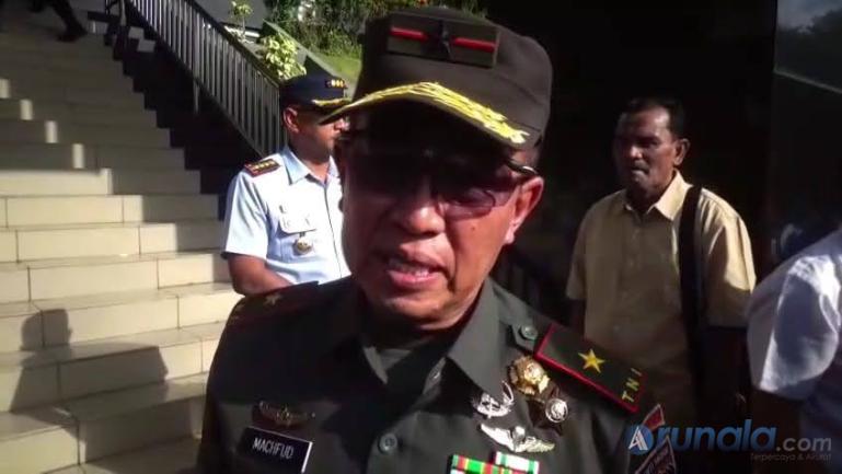 Danrem 032/Wirabraja, Brigjen TNI Machfud. (dok : arunala.com)