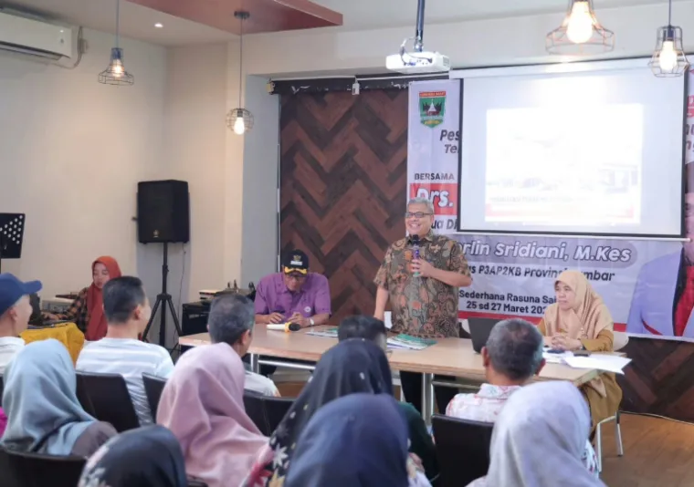 Ketua DPRD Sumbar, Muhidi sosialisasikan Perda  Ketahanan Keluarga kepada masyarakat Rimbo Kaluang dan Kuranji, Selasa siang (25/3/2025). IST