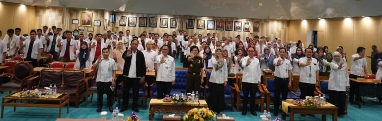 Jajaran Direksi RSUP Dr. M. Djamil bersama Kajati Sumbar berkomitmen stop perundungan di lingkungan PPDS dan Civitas Hospitalia. IST