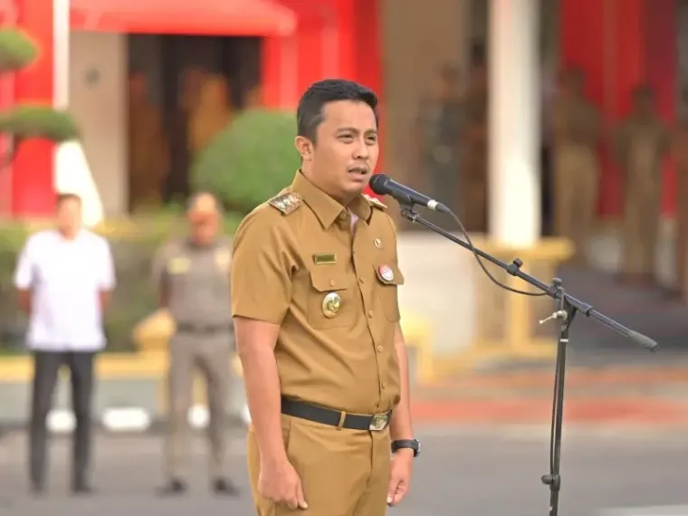 Wakil Gubernur Sumbar, Vasko Ruseimy dalam sebuah kegiatan apel pagi para ASN di lingkup Pemprov Sumbar. IST