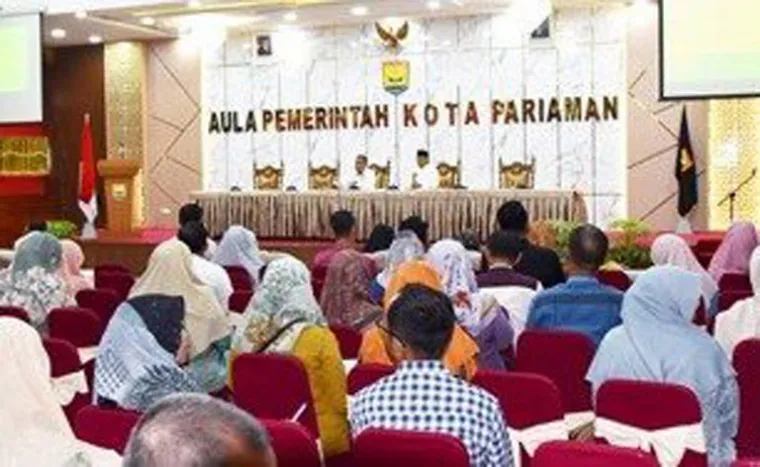 Wako Yota Balad pimpin rapat penyusunan ranwal RPJMD Kota Pariaman Tahun 2025-2029 di Auala Balaikota Pariaman, Selasa (4/3/2025). IST