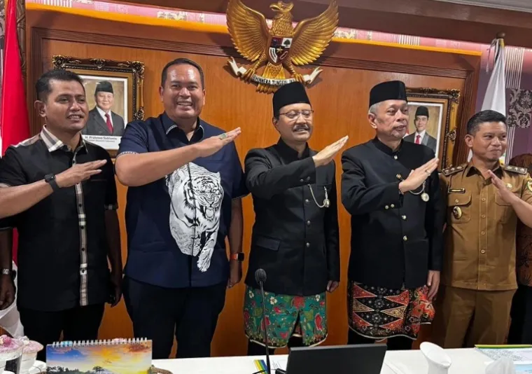Wali Kota Pariaman, Yota Balad menemui Kemensos Saifullah Yusuf untuk membicarakan Sekolah Rakyat (SR) di Kota Pariaman, Senin (21/4/2025). IST