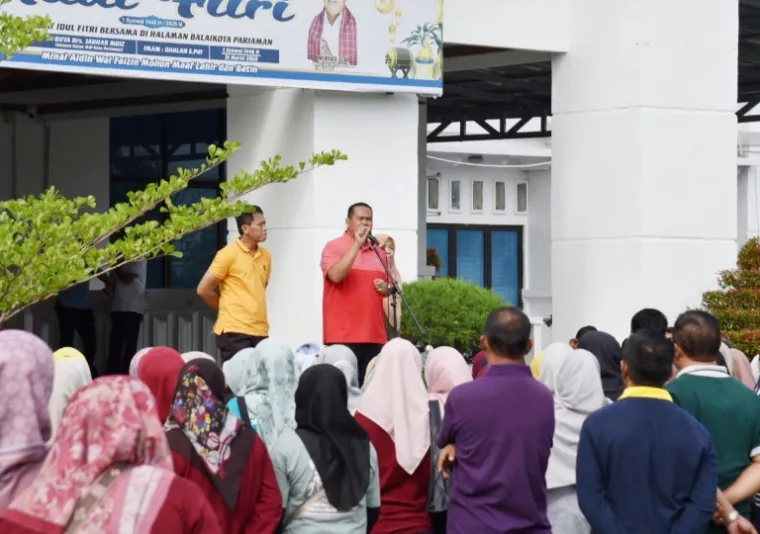 Wali Kota Pariaman, Yota Balad pimpin apel gabungan ASN di pemkonya, Rabu (16/4/2025). IST