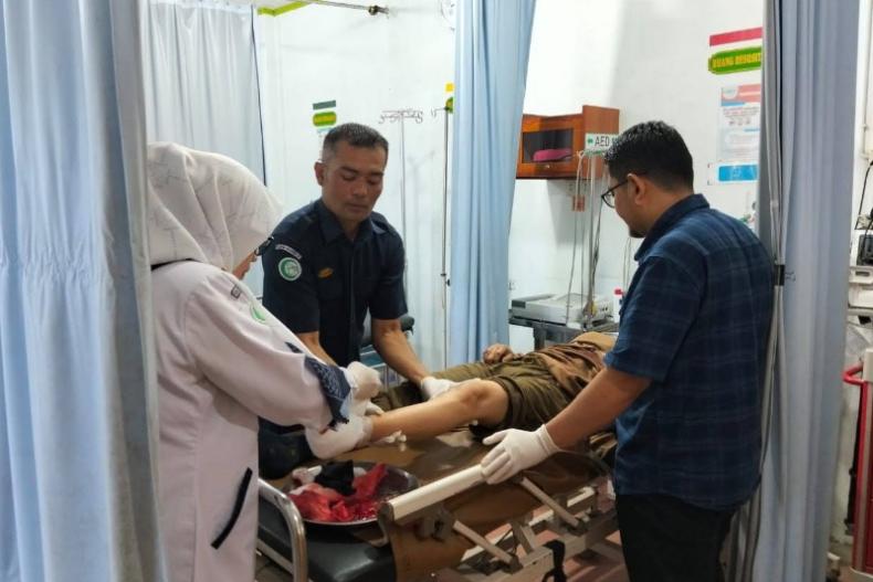Salah seorang korban di Rumah Sakit Umum Kota Padangpanjang. IST