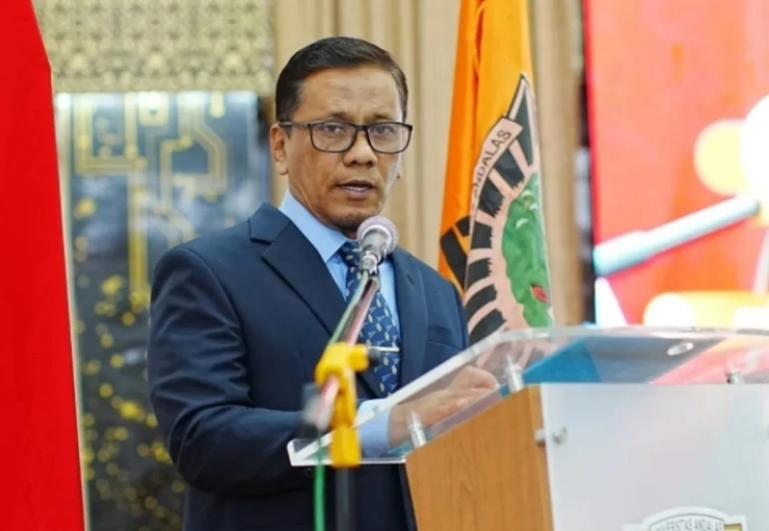 Sekretaris Universitas Andalas, Dr. Aidinil Zetra, S.IP, M.A. (dok : ist)