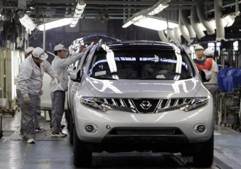 Salah satu pabrik otomotif Nissan, mengingat krisis yang dialami produsen mobil ini, Nissan berencana akan menutuo tujuh pabriknya dan bakal PHK kan 20.000 karyawannya. IST