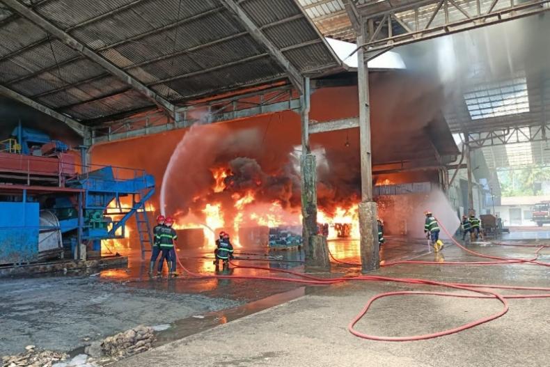 Pabrik Pengolahan Karet di Lubeg Terbakar