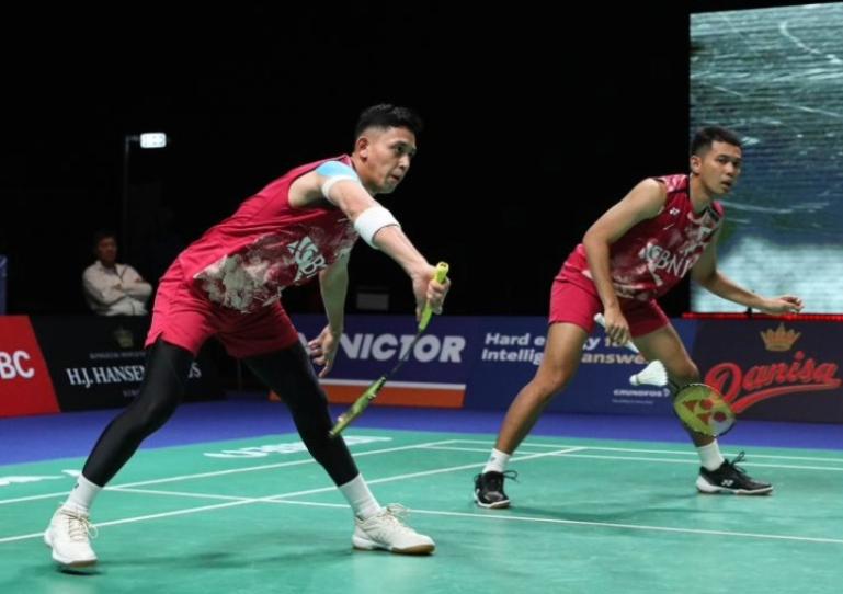 Ganda putra Indonesia Fajar/Rian gagal melaju ke final Thailand Open 2025 setelah ditaklukkan pasangan Denmark, William Kryger Boe/Christian Faust Kjaer di laga semifinal, Sabtu (17/5/2025).  IST