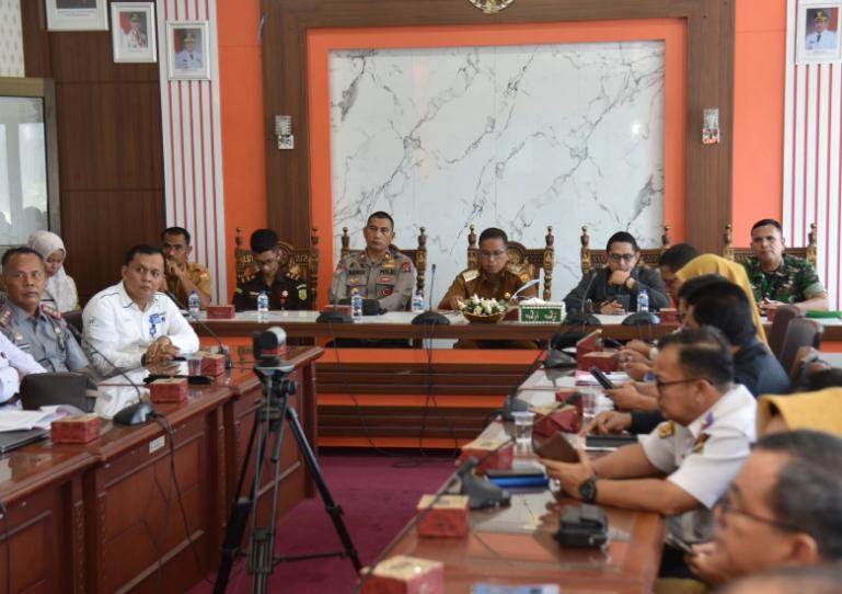 Wakil Wali Kota Pariaman, Mulyadi pimpin stafnya ikuti verifikasi Lapangan hybrid (VLH) yang diadakan Kemen PPPA, Selasa (6/5/2025). IST