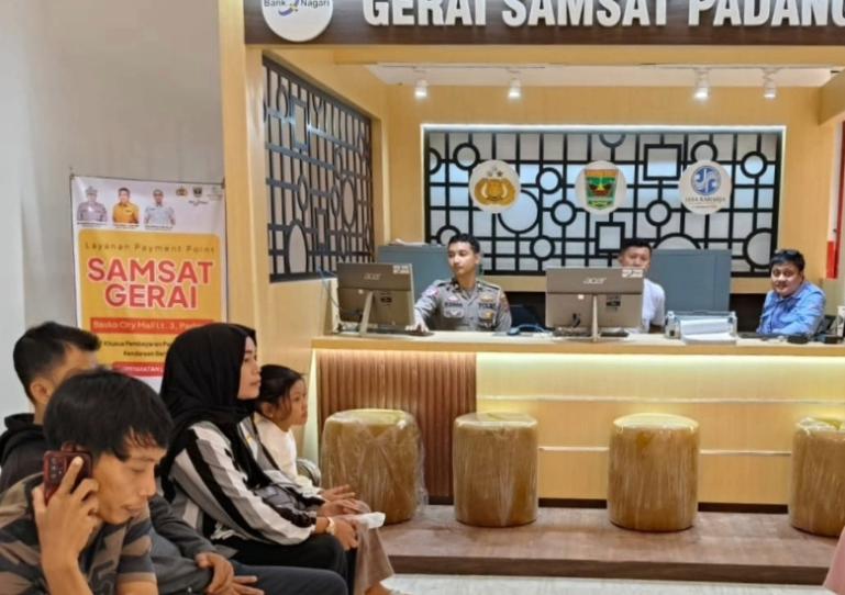 Penampakan Gerai Samsat Sumbar di lantai 3 Basko City Mall Padang. IST