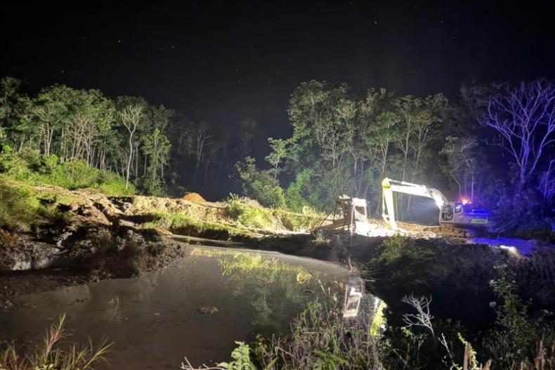 Barang bukti alat berat excavator yang disita polisi karena kedapatan melakukan penambangan emas ilegal di Nagari Lubuk Layang, Rao Selatan, Pasaman, Kamis (5/6/2025). IST