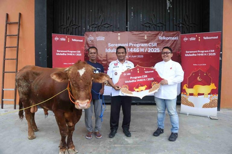 Telkomsel mendistribusikan lebih dari 660 ekor hewan kurban, yang terdiri dari lebih dari 546 ekor kambing atau domba dan lebih dari 114 ekor sapi, kepada lebih dari 42.000 keluarga penerima manfaat dari kalangan masyarakat yang membutuhkan di seluruh penjuru Indonesia. IST