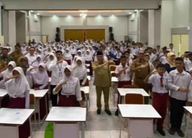 Wawako Padang, Maigus Nasir membuka program Sekolah Rakyat Menengah Pertama yang diadakan di Balai Besar Pendidikan dan Pelatihan Kesejahteraan Sosial (BPPKS) Padang, Senin (14/7/2025). IST