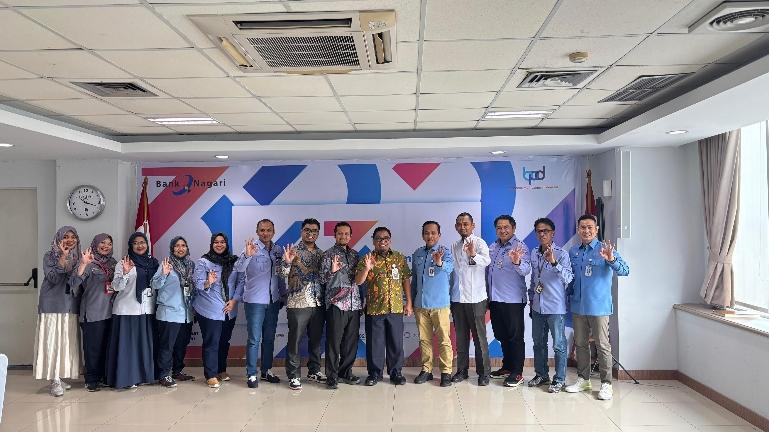 Foto bersama manajemen Bank Nagari dan Rumah Sakit Universitas Andalas. IST