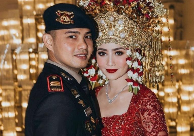 Foto Febby Rastanty bersama Drajat Djumantara saat melangsung pernikahan mereka di akhir tahun kemarin. IST