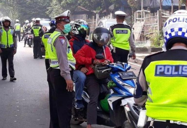 Salah satu pelaksanaan operasi patuh oleh Satlantas dalam menekan jumlah pelanggaran dan kecelakaan di jalan IST