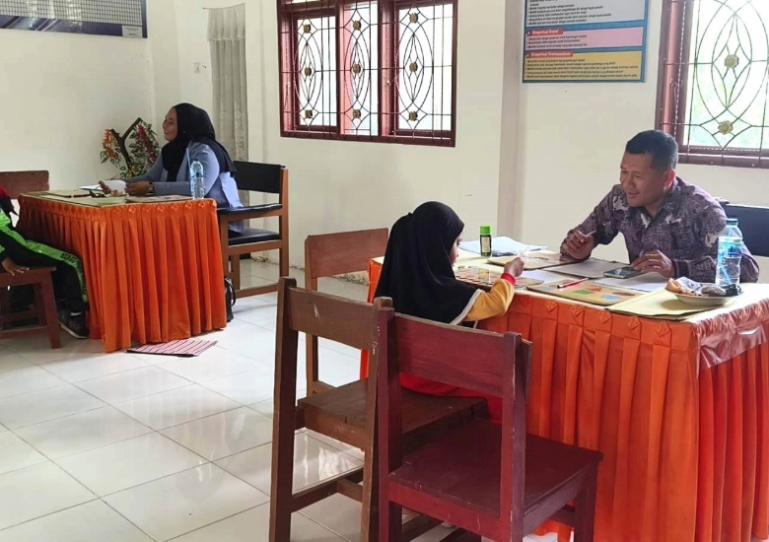 Suasana tes psikologi masuk SDN 21 Jalan Kereta Api, Kota Pariaman, Minggu (13/7/2025). IST