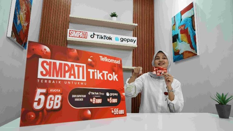 Kartu perdana edisi khusus seharga Rp 55.000 dengan kuota internet 5GB, dilengkapi jaringan yang unggul saat mengakses aplikasi TikTok. IST