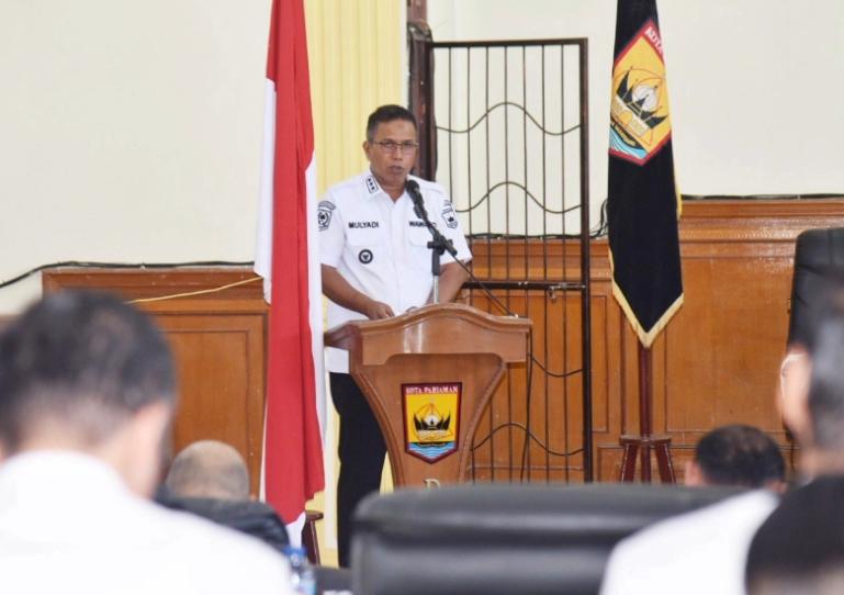 Wakil Wali Kota Pariaman, Mulyadi sampaikan penjelasan pemko soal usukan lima ranperda saat rapat paripurna DPRD kota setempat, Rabu sore (16/7/2025). IST