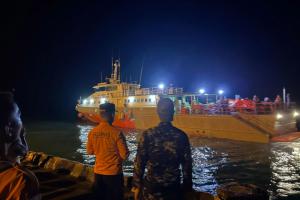 Boat Penumpang ASN Mentawai Terbalik di Selat Sipora, Tim SAR Masih Cari 11 Penumpang