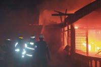 Dini hari, Rumah Lansia di Seberang Padang Ludes Terbakar