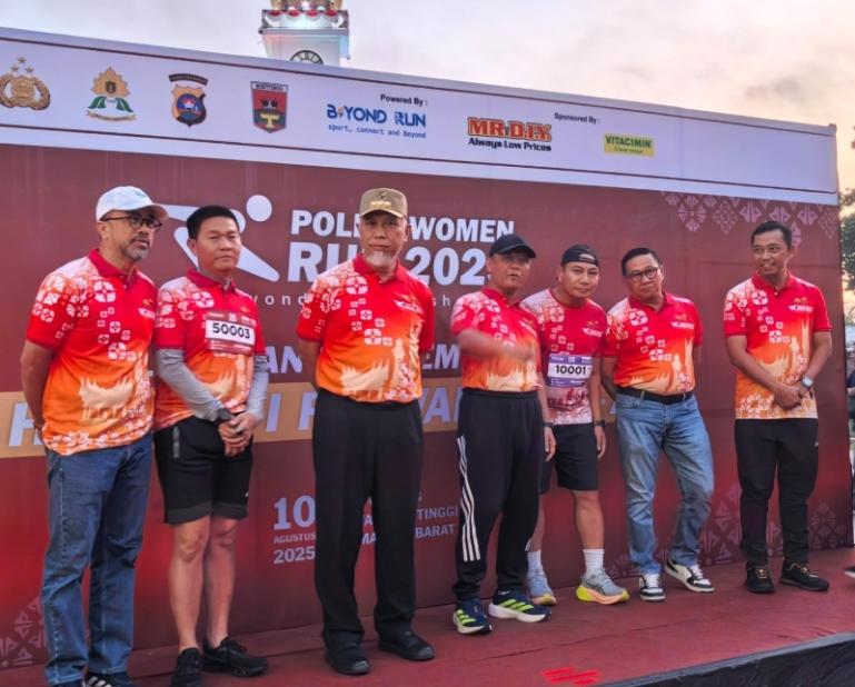 Gubernur Mahyeldi bersama Kapolda Sumbar Irjen Pol  Gatot Tri Suryanta saat Gelaran PWR 2025 di Bukittinggi, Minggu (10/8/2025). IST