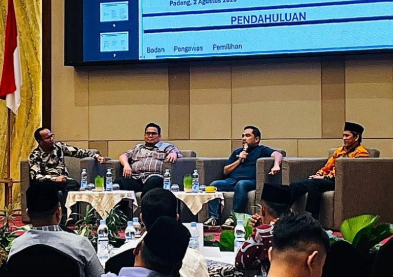 Ketua Komisi II DPR RI, Muhammad Rifqinizamy Karsayuda jadi narasumber dalam diskusi 