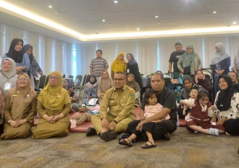 Anggota DPRD Sumbar, Rafdinal dan Settprov Sumbar, Arry Yuswandi hadiri bimtek terapis bagi orang tua pendamping anak dan penyandang Disabilitas, di Padang, Senin (11/8/2025). IST